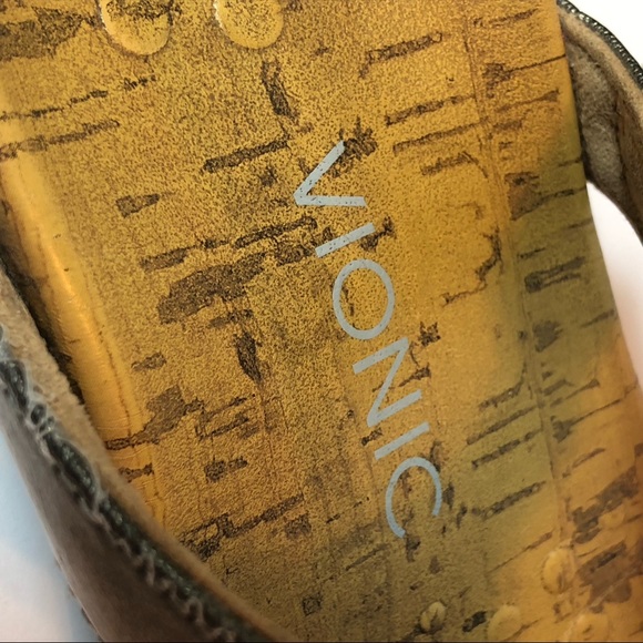 Vionic Viviana sandal pewter gray metallic embellished comfort Orthaheel size 5M - Picture 5 of 8